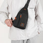 🎒 DESCONTO DE 50% POR TEMPO LIMITADO! ✨ Mochila a tiracolo impermeável com vários bolsos – arrumação organizada, alça ajustável, entrada para auscultadores 🌧️