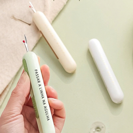 🧵 50% DE DESCONTO ✨ Encabadouro e desencabadouro de agulha 2 em 1, torna a costura mais fácil para todos ✂️